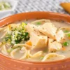 023.Sopa de fideos y pollo